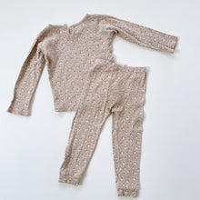 Load image into Gallery viewer, Quincy Mae Organic Poitelle Floral PJs (2-3y)
