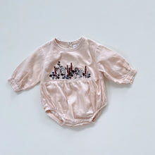 Load image into Gallery viewer, Burrow &amp; Be Organic L/S Romper Embroidered Pink (3-6m)
