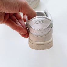 Load image into Gallery viewer, Nike Sneakers White/ Grey  (EU26, UK8.5, US9C)
