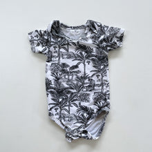 Load image into Gallery viewer, Burrow &amp; Be Organic S/S Bodysuit Jungle (6-12m)
