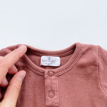 Load image into Gallery viewer, Burrow &amp; Be Organic L/S Bodysuit Rusty Brown (newborn)

