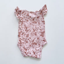 Load image into Gallery viewer, Burrow &amp; Be Organic Pink Floral Bodysuit (3-6m)

