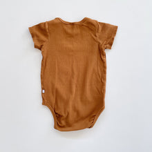 Load image into Gallery viewer, Teeny Weeny S/S Bodysuit Ribbed Tan (2y)
