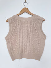 Load image into Gallery viewer, Glassons Cable Knit Vest Oatmeal (XS)
