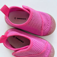 Load image into Gallery viewer, Duckies Velcro Pop Glitter Pink (6 /20+months)
